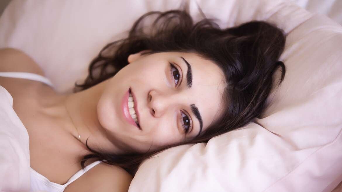 Atskleista grožio paslaptis: kaip kokybiškas miegas išlaiko jūsų odą jaunatvišką